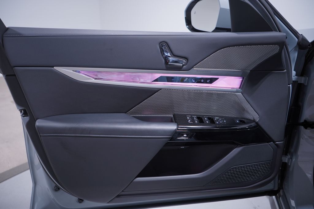 Thumbnail: 2025 BMW i7 - 17