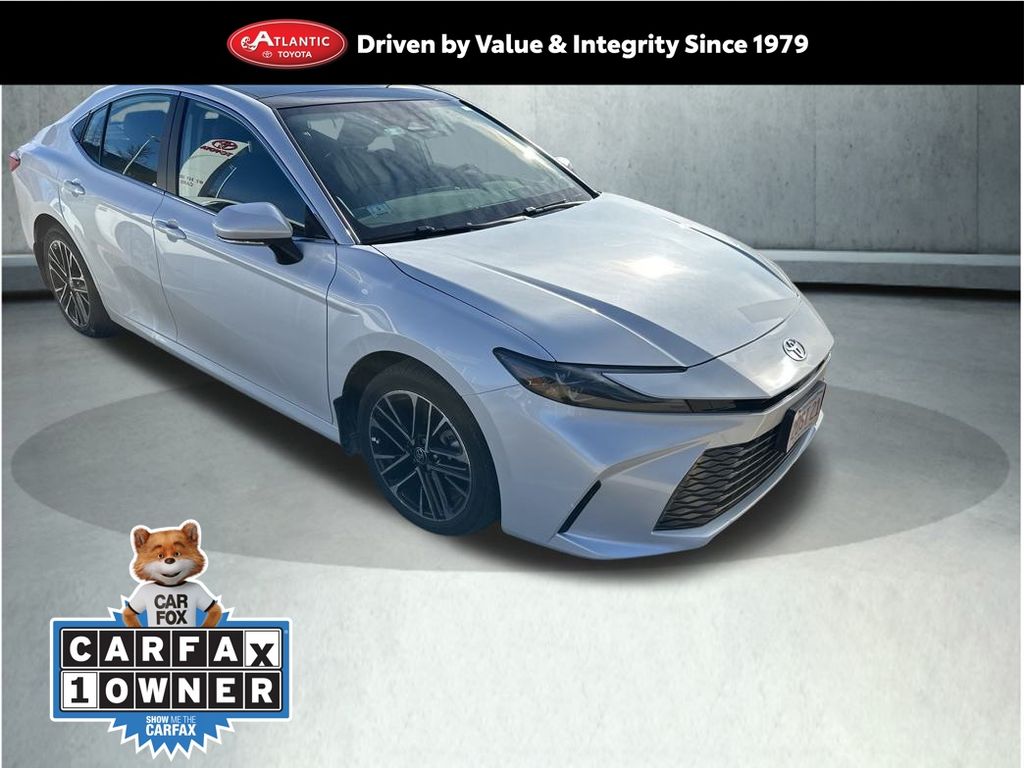 2025 Toyota Camry XLE's photo
