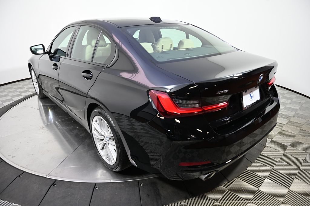 Thumbnail: 2023 BMW 3 Series - 3