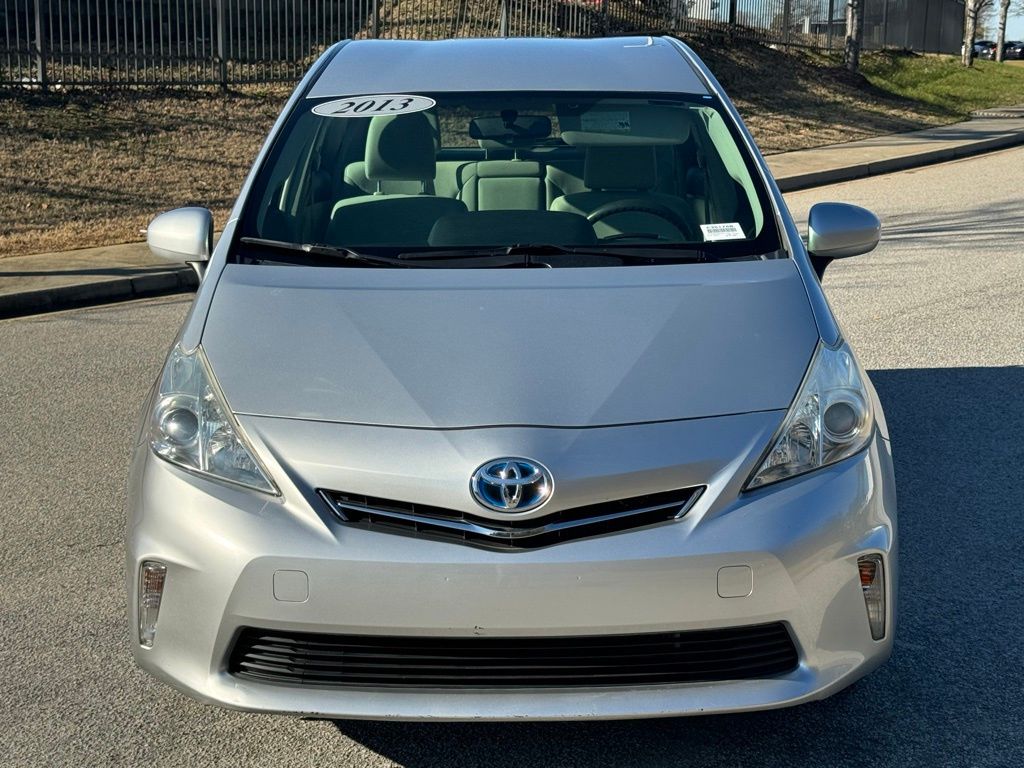 2013 Toyota Prius v Three 7