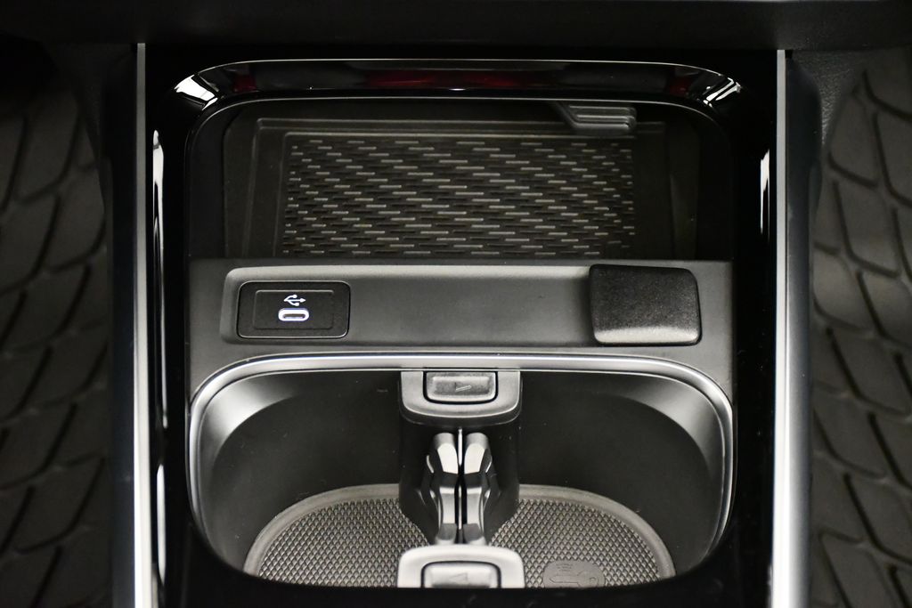 Thumbnail: 2026 Mercedes-Benz GLB - 30