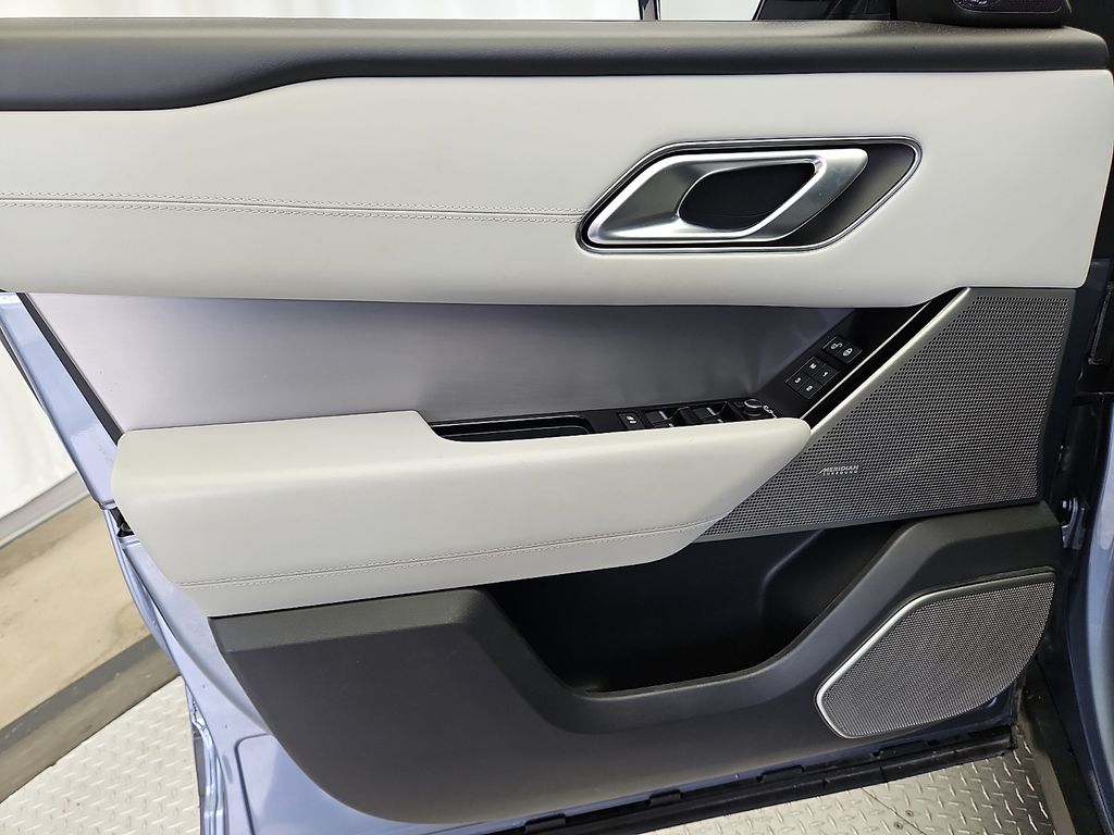 Thumbnail: 2020 Land Rover Range Rover Velar - 13