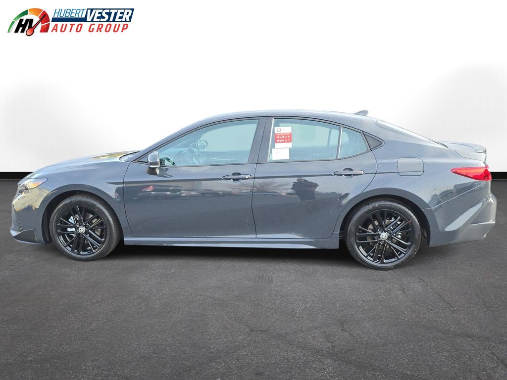 2026 Toyota Camry SE's photo