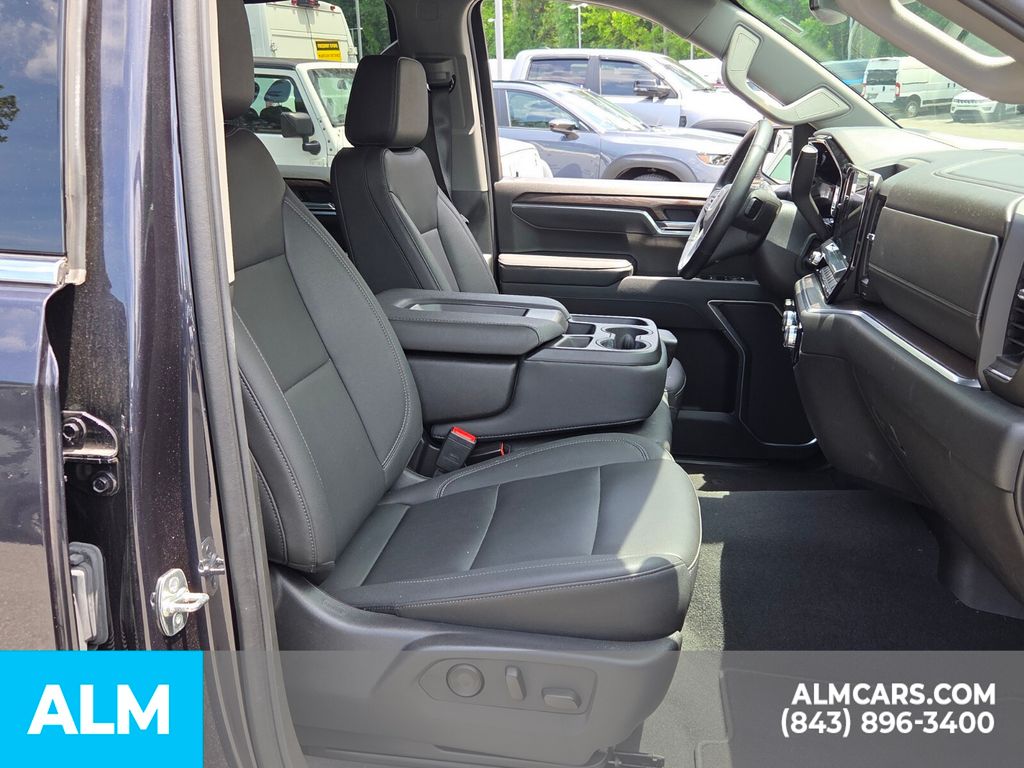 Used 2025 Titanium GMC SLT image 17