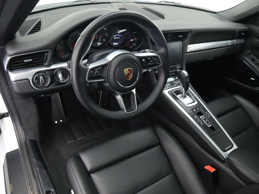 Thumbnail: 2019 Porsche 911 - 4