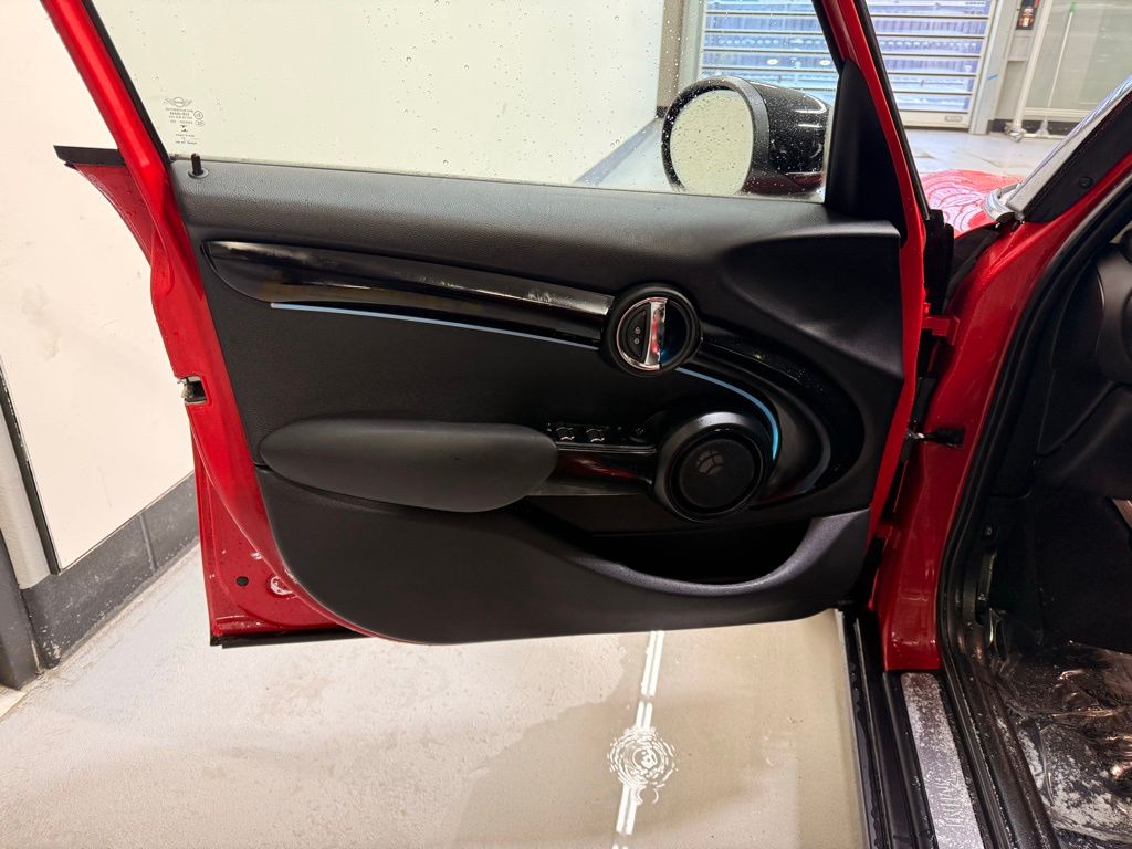 Thumbnail: 2022 MINI Cooper - 10