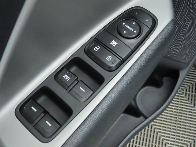 Thumbnail: 2019 Kia Niro - 23