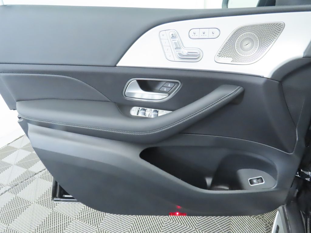 Thumbnail: 2026 Mercedes-Benz GLS - 27