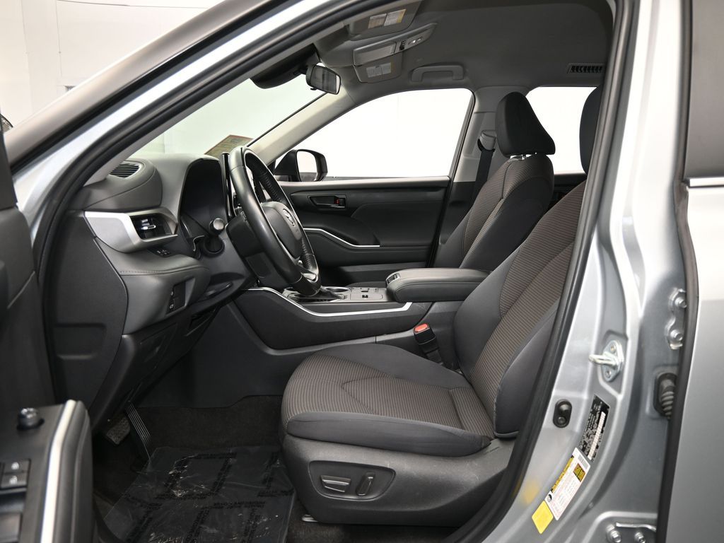 Used 2023 Silver Toyota LE image 11