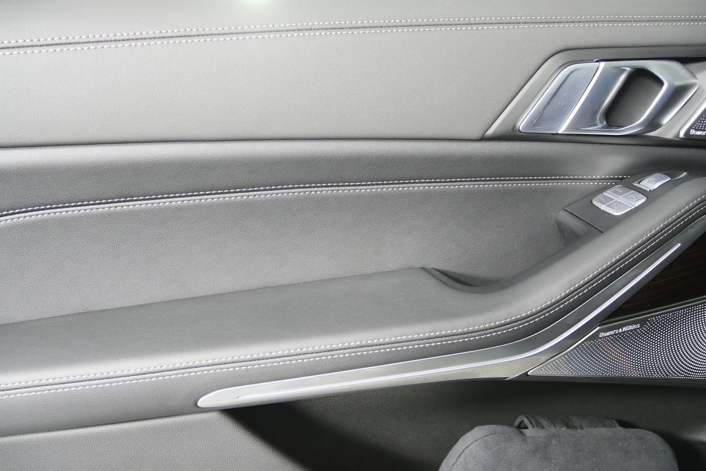 Thumbnail: 2025 BMW X7 - 15