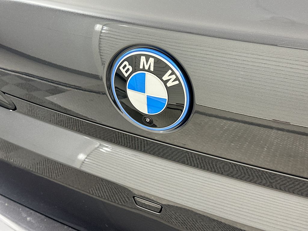 Thumbnail: 2025 BMW i7 - 22