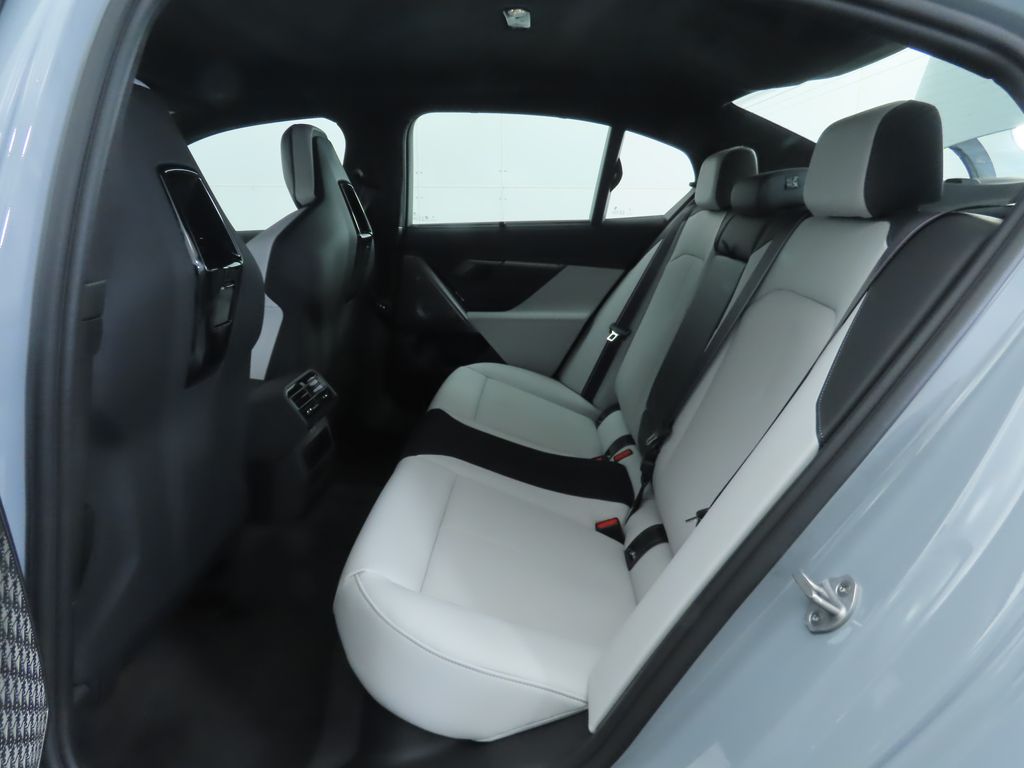 Thumbnail: 2026 BMW M5 - 22