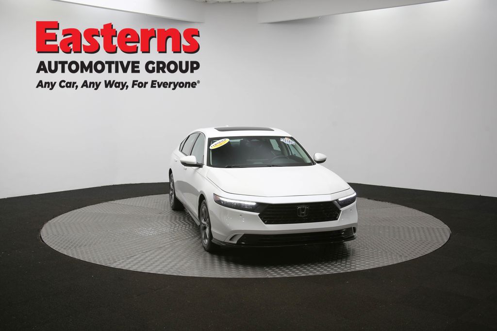 Used 2023 White Honda EX-L image 48