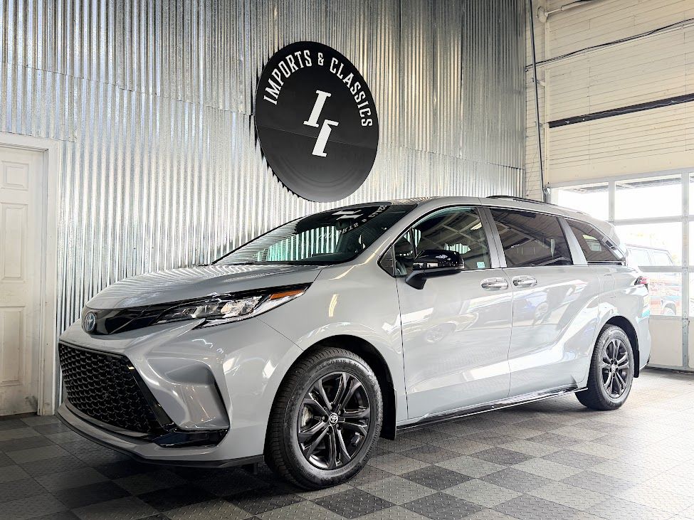 Cement 2025 Toyota Sienna Minivan All-Wheel Drive Continuously Variable Transmission