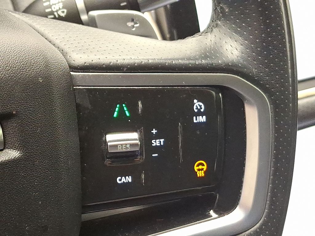 Thumbnail: 2022 Land Rover Range Rover Evoque - 23