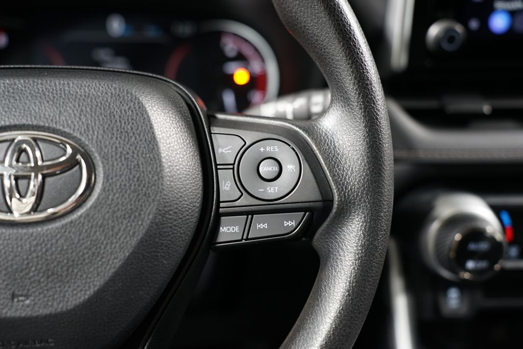 2024 Toyota RAV4 XLE 13