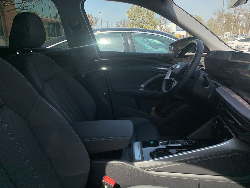 Thumbnail: 2025 Audi Q5 - 4