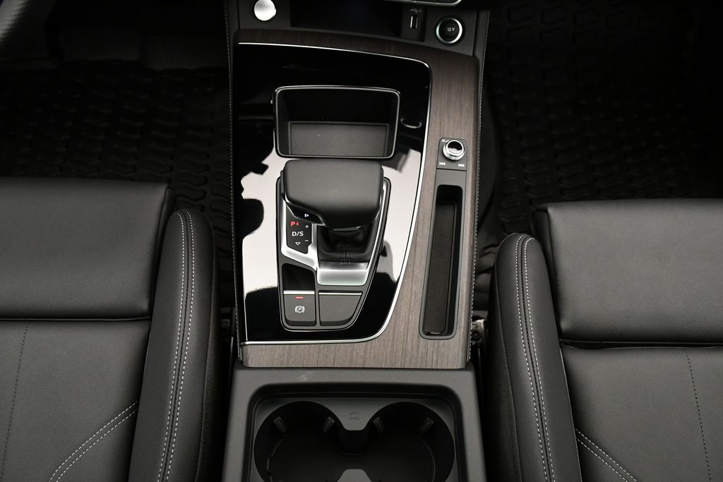 2025 Audi Q5  31