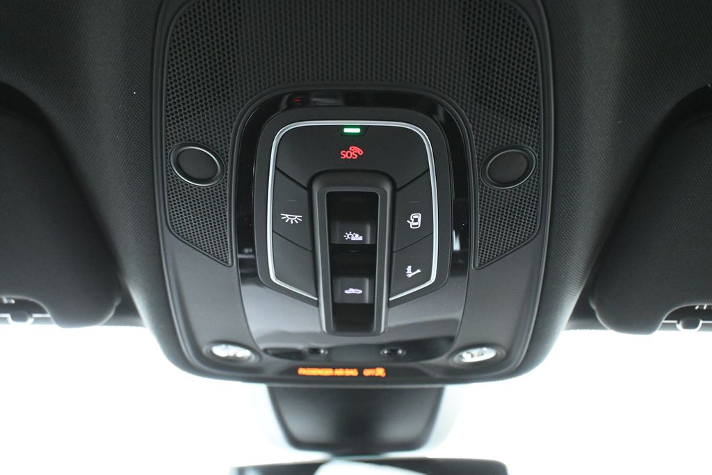 Thumbnail: 2026 Audi Q7 - 15