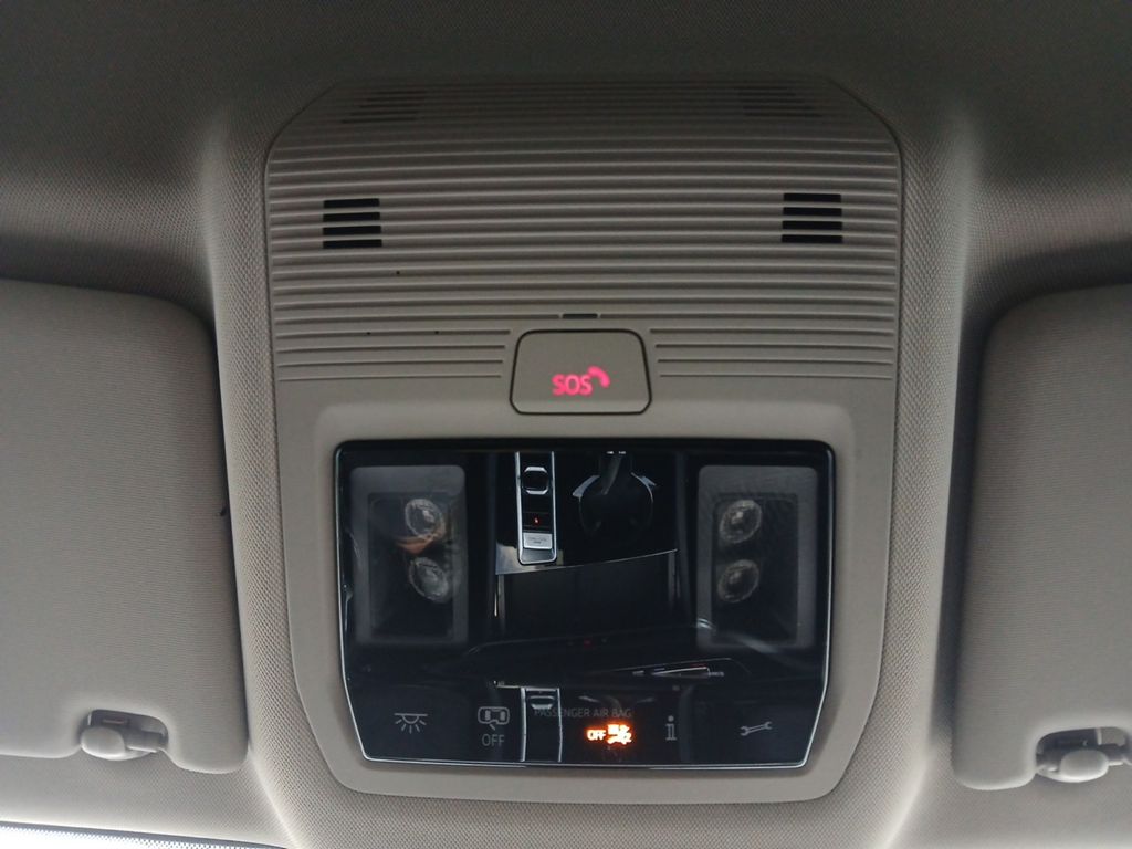 Used Car 2024 Volkswagen Atlas  2.0t Se W/technology For Sale Under $30,000 In Austin, Texas