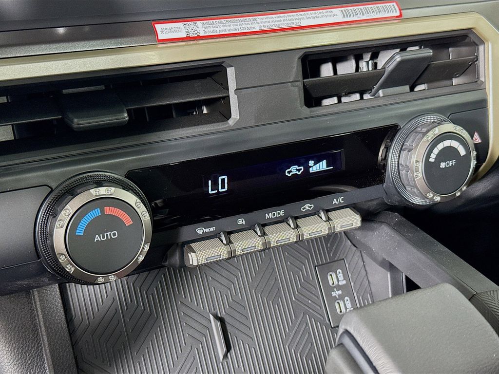 2025 Toyota Tacoma TRD PreRunner - Photo 11