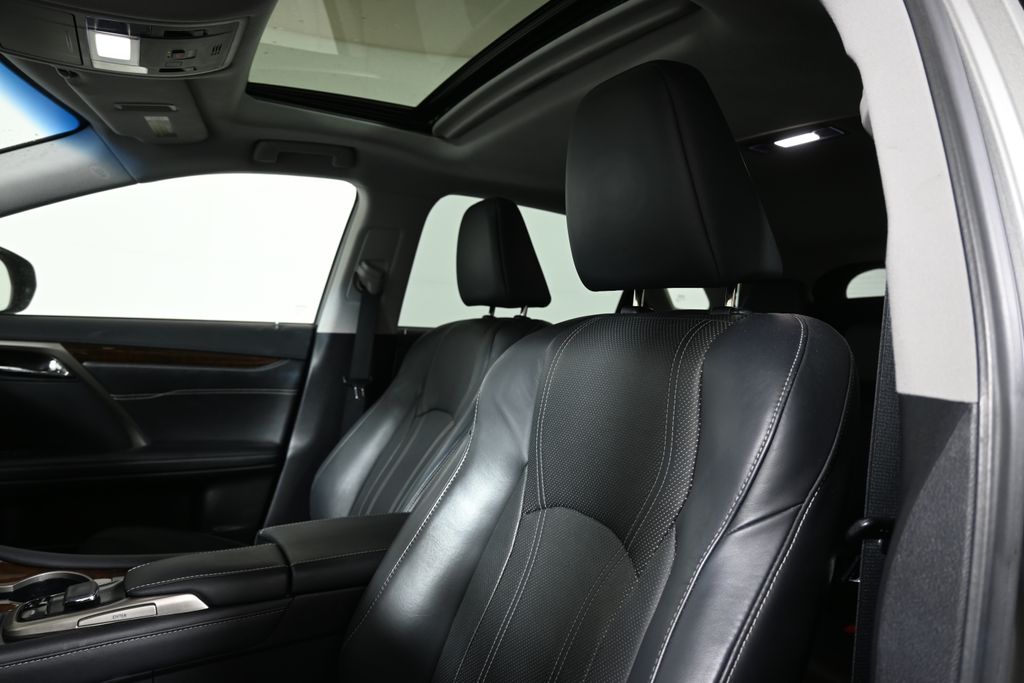 Thumbnail: 2019 Lexus RX - 4