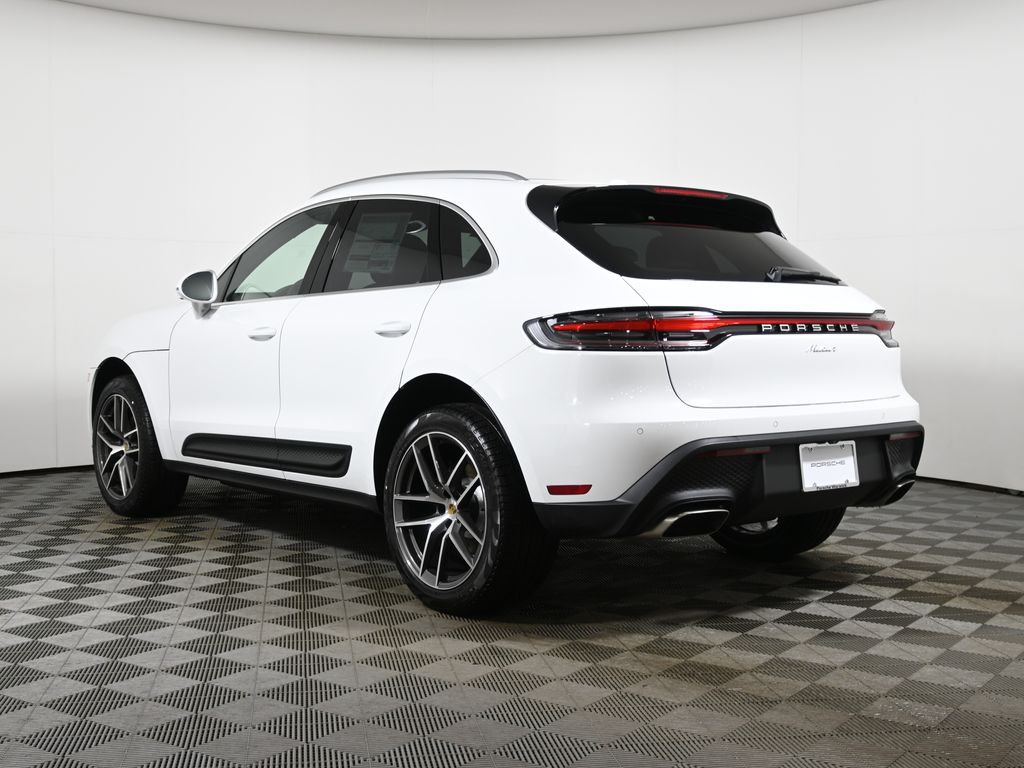 Thumbnail: 2026 Porsche Macan - 3
