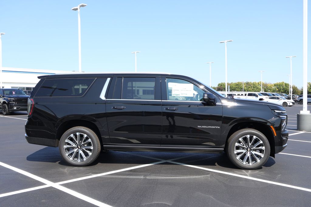 Thumbnail: 2025 Chevrolet Suburban - 9