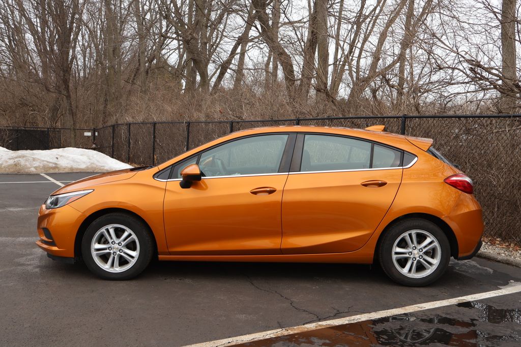 Thumbnail: 2017 Chevrolet Cruze - 4