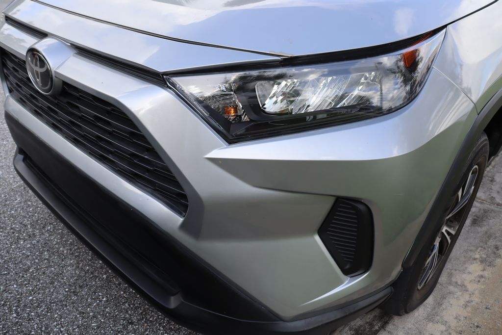 2019 Toyota RAV4 LE 3