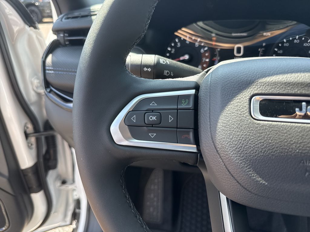 2026 Jeep Compass Latitude White at Victoria Chrysler Dodge Jeep Ram