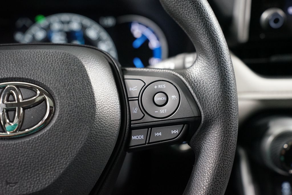 Thumbnail: 2025 Toyota RAV4 - 13