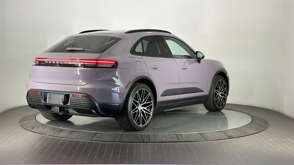 2024 Porsche Macan T 7