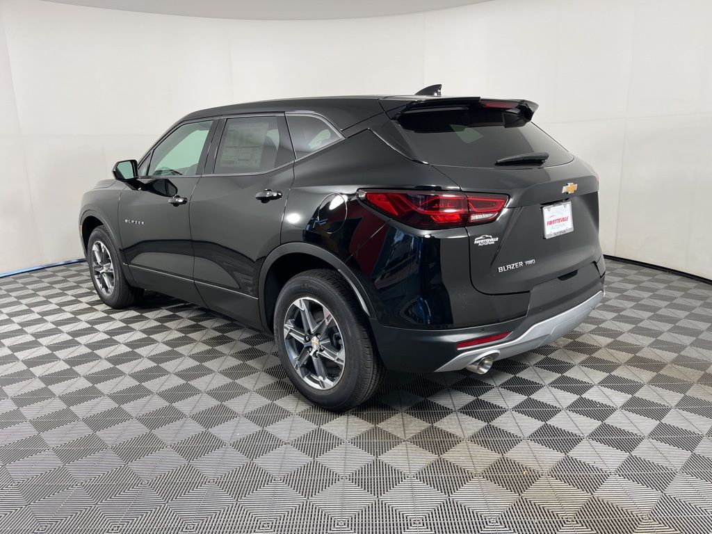 Thumbnail: 2026 Chevrolet Blazer - 3