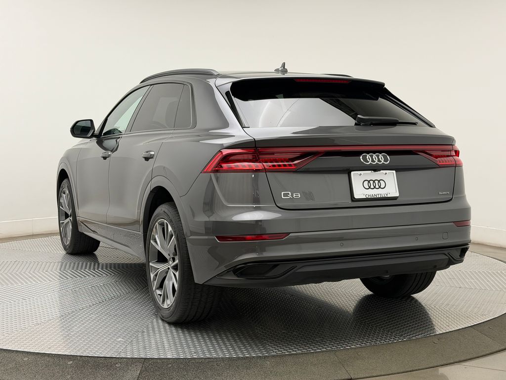 Thumbnail: 2020 Audi Q8 - 8