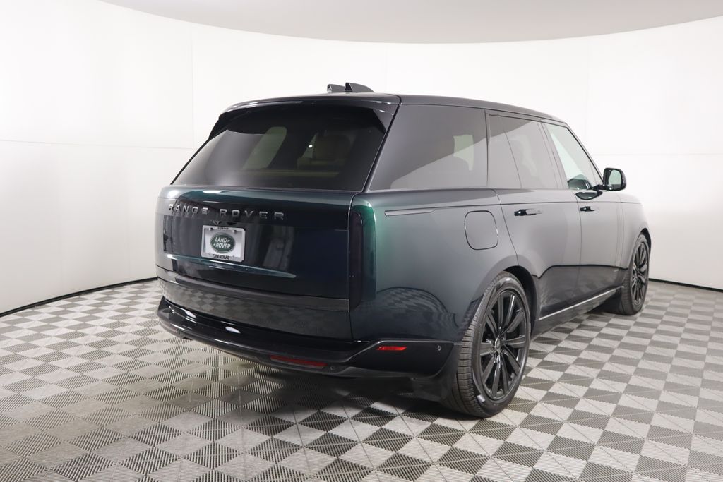 2025 Land Rover Range Rover SE 5