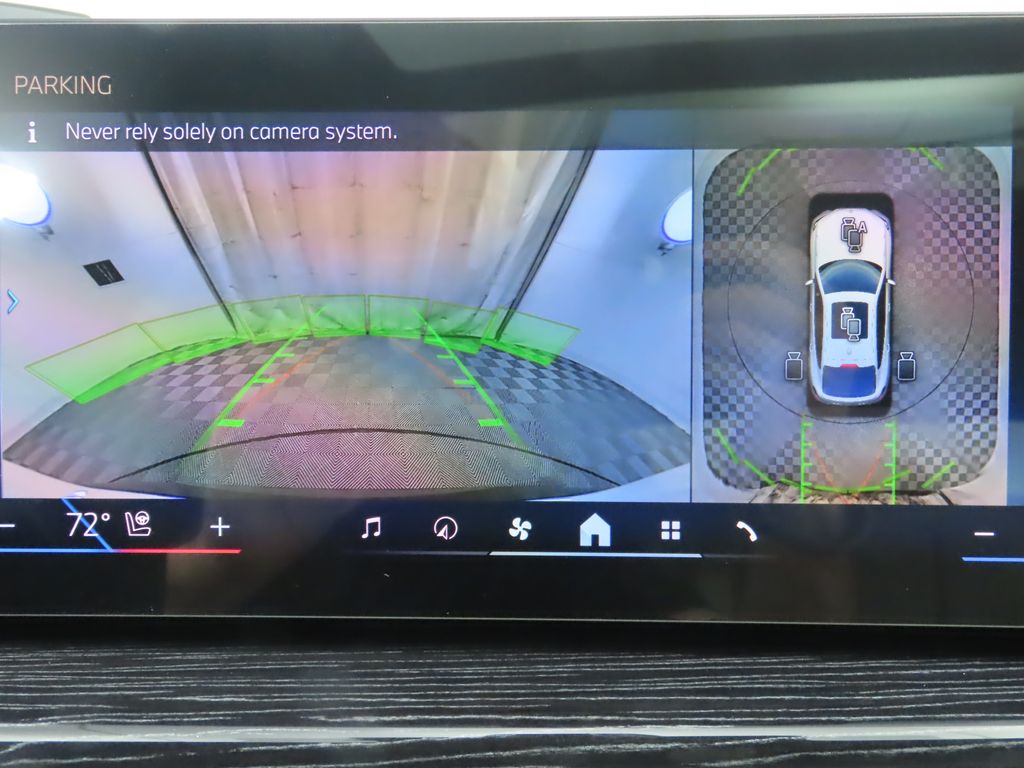 Thumbnail: 2026 BMW X6 - 15