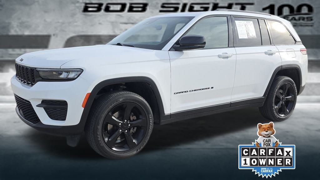 2022 Jeep Grand Cherokee Altitude 4WD