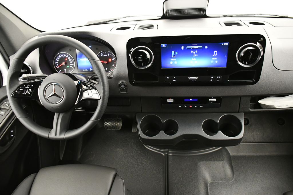 Thumbnail: 2026 Mercedes-Benz Sprinter - 12