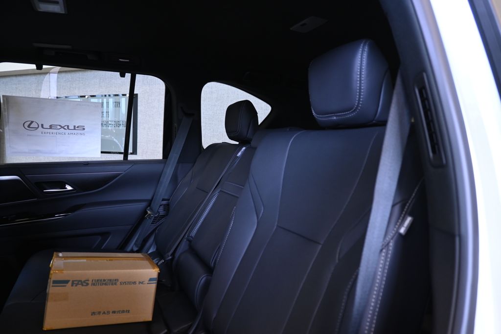 Thumbnail: 2026 Lexus LX - 4