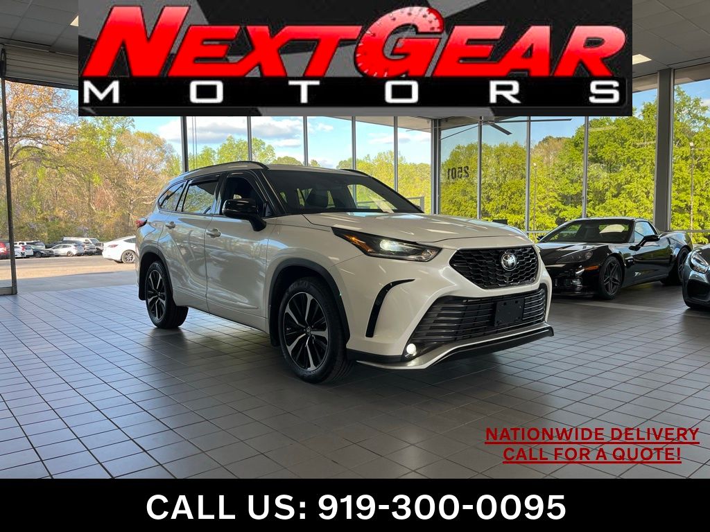 White 2021 Toyota Highlander XSE AWD SUV / Crossover All-Wheel Drive 8-Speed Automatic