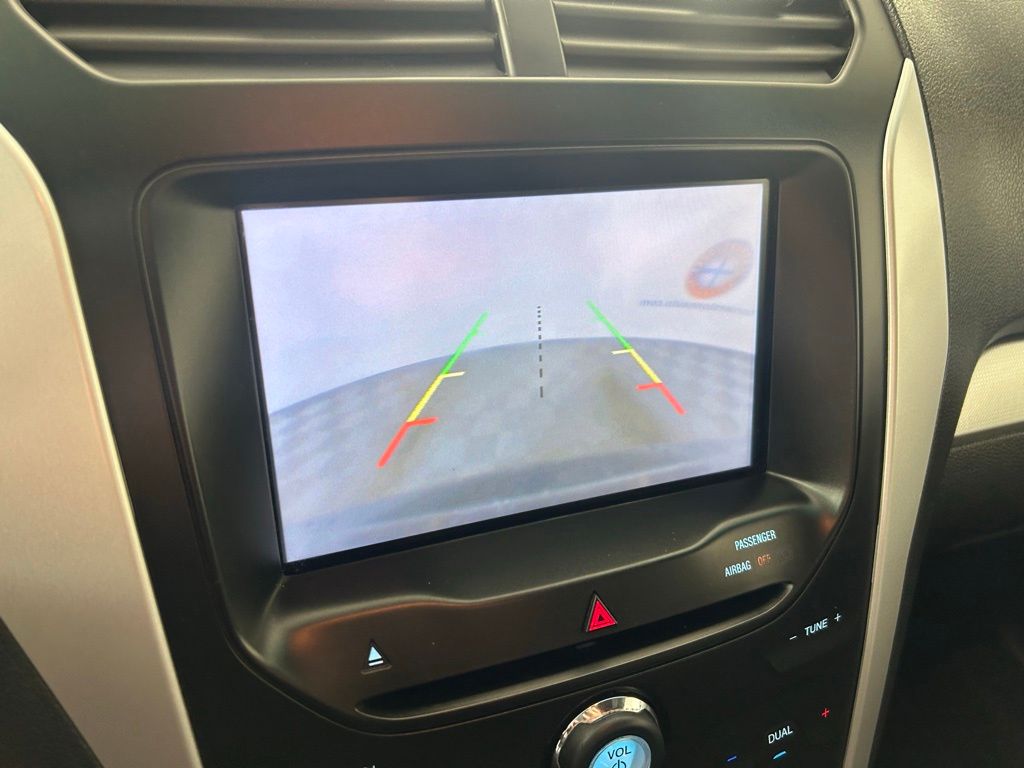 Used 2013 Black Ford XLT image 5