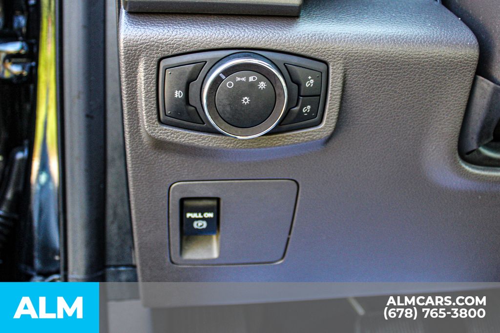Used 2020 Black Ford XLT image 32