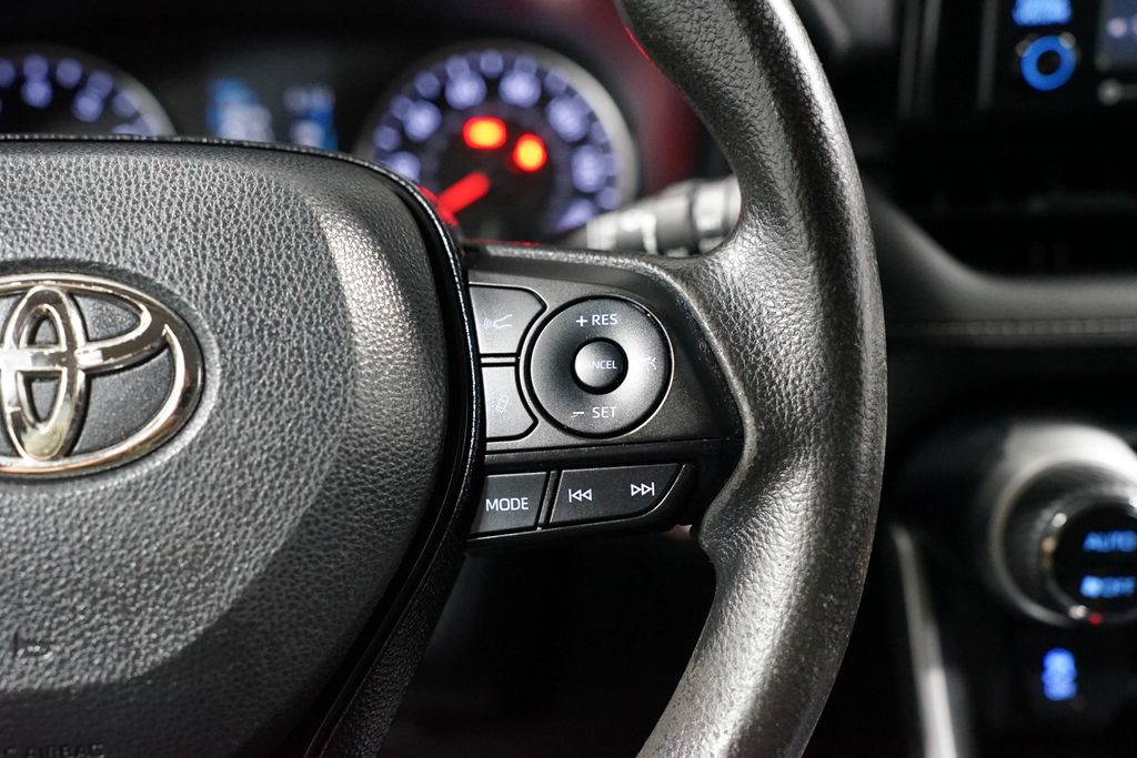 Thumbnail: 2020 Toyota RAV4 - 13