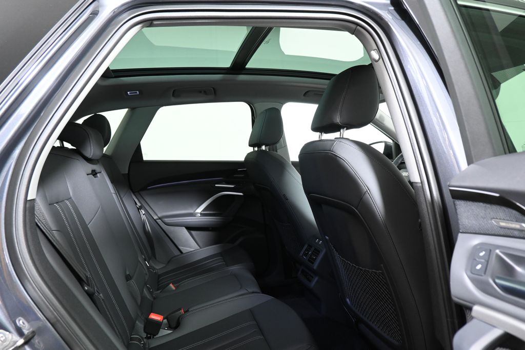 Thumbnail: 2025 Audi Q5 - 20