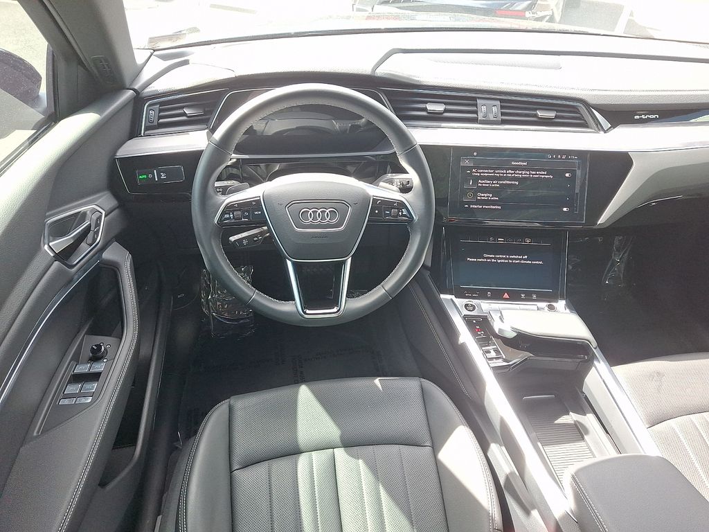 Thumbnail: 2024 Audi Q8 e-tron - 11