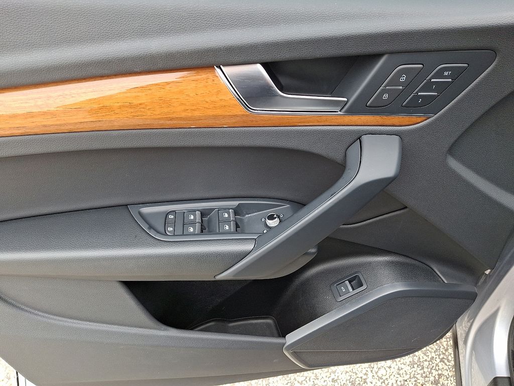 Thumbnail: 2023 Audi Q5 - 13