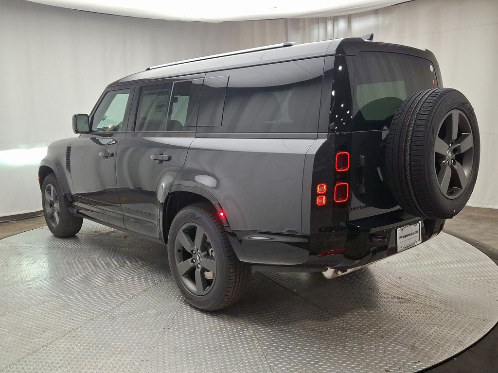 2025 Land Rover Defender 130 4