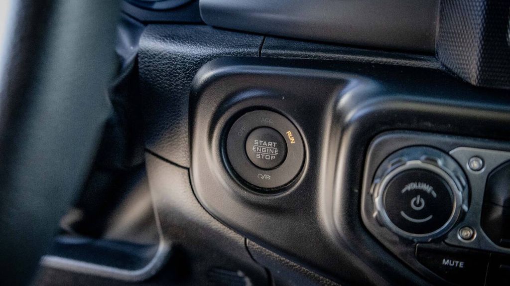 Used 2023 Jeep Gladiator Sport 4D Crew Cab