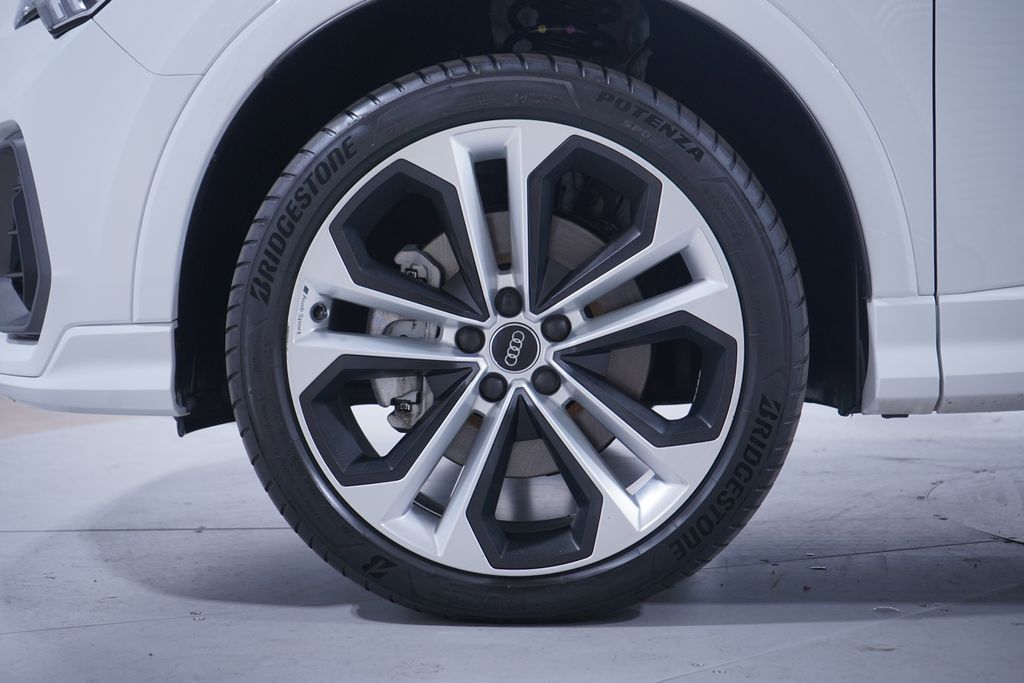 Thumbnail: 2019 Audi Q3 - 2